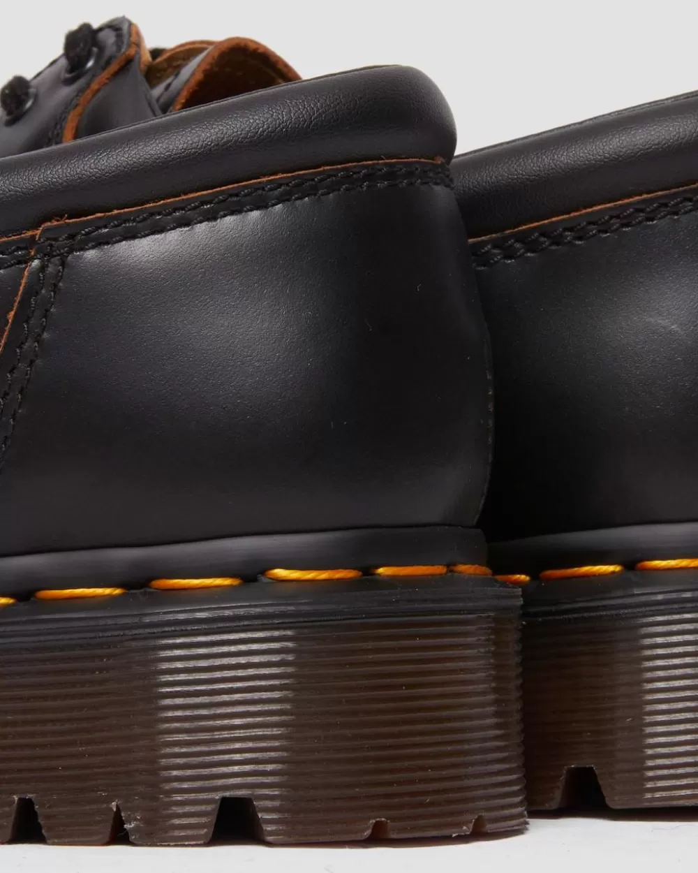 8053 Vintage Smooth Leather Black -Kengät*Dr. Martens Online